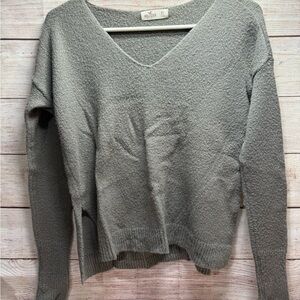 Hollister Light Gray V-Neck Sweater Women’s Sz XS